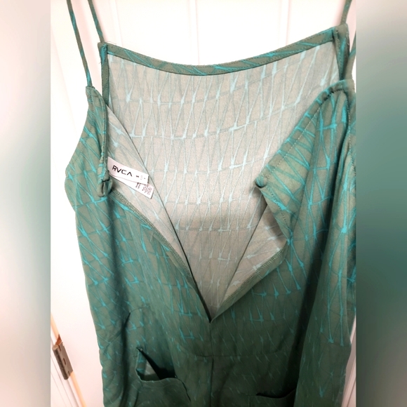 RVCA women's sleeveless Romper - Picture 8 of 8